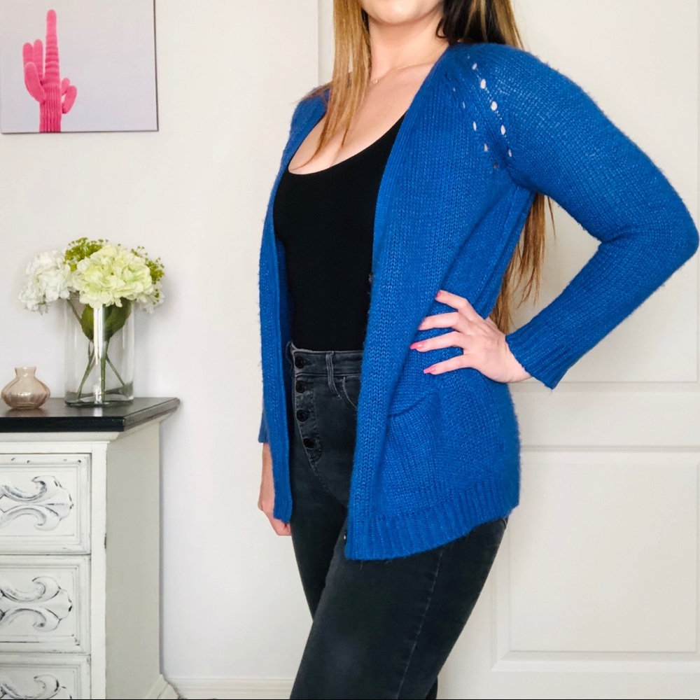 Cozy Blue Knitted Cardigan